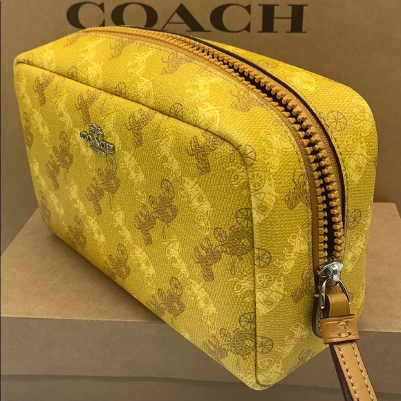 BOXY COSMETIC CASE WITH HORSE AND CARRIAGE PRINT - Picture 1 of 16